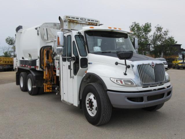 2015 IHC Garbage Truck