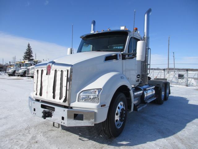 2025 Kenworth T880
