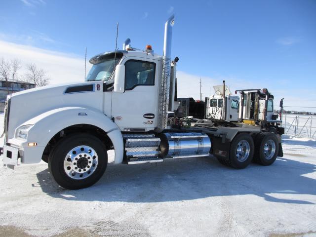 2025 Kenworth T880