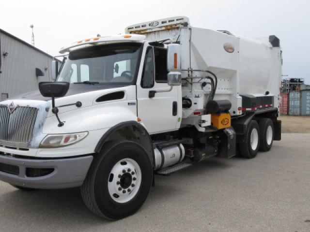2015 IHC Garbage Truck