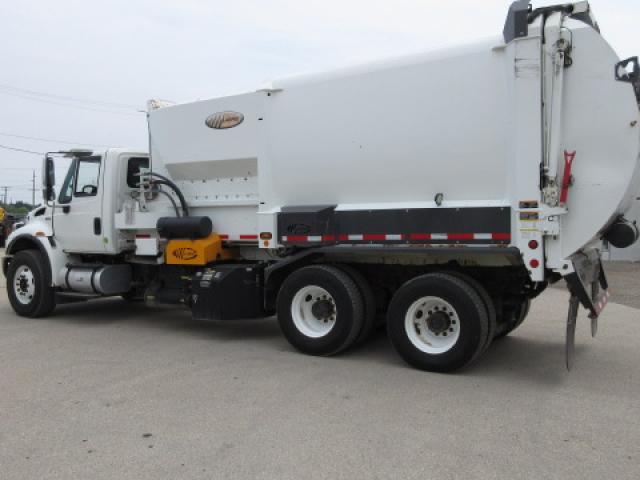 2015 IHC Garbage Truck