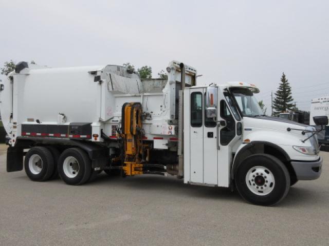 2015 IHC Garbage Truck